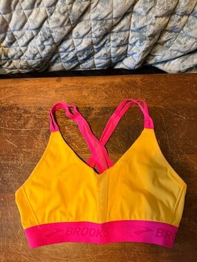 Brooks Sports Bra Size Medium